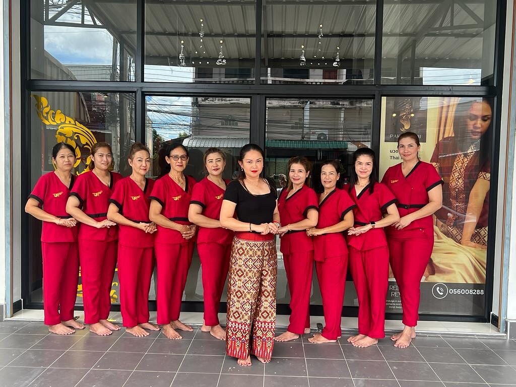 4 Hands Massage Pakjira Tradition Thai Massage Wellness 4 Hands Massage Pakjira Tradition Thai Massage Wellness
