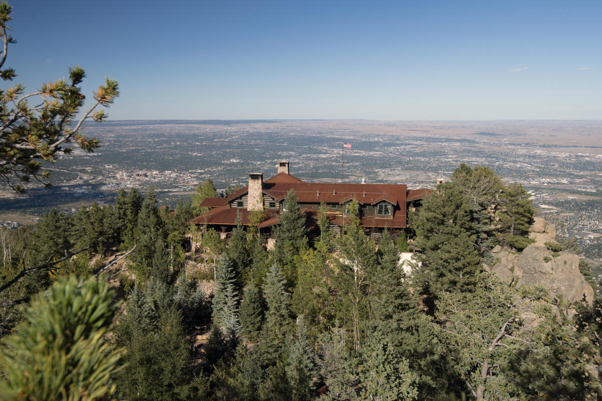 The Broadmoor S Cloud Camp Is A Secluded All Inclusive Retreat The Broadmoor S Cloud Camp Is A Secluded All Inclusive Retreat